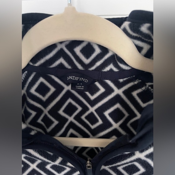 Lands’ End Quarter Zip Pullover - Picture 2 of 5
